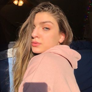 🛍Meet your Posher, Hayley🎊